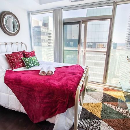 Micasa Suites - Modern Executive Condo โตรอนโต ภายนอก รูปภาพ