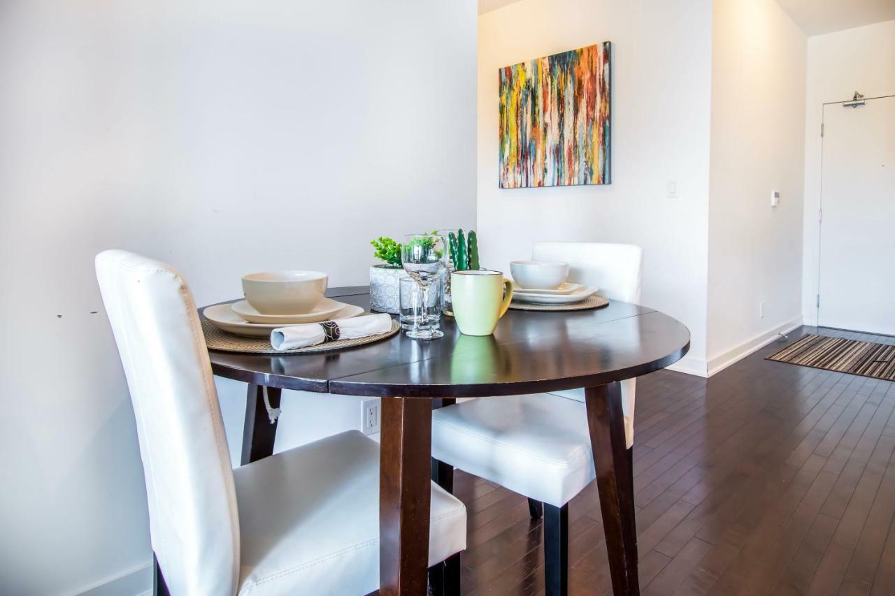 Micasa Suites - Modern Executive Condo โตรอนโต ภายนอก รูปภาพ