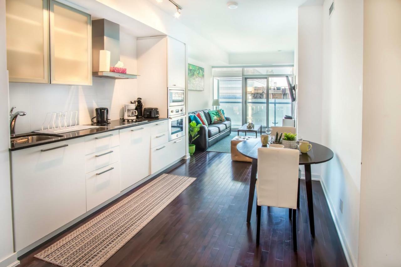 Micasa Suites - Modern Executive Condo โตรอนโต ภายนอก รูปภาพ