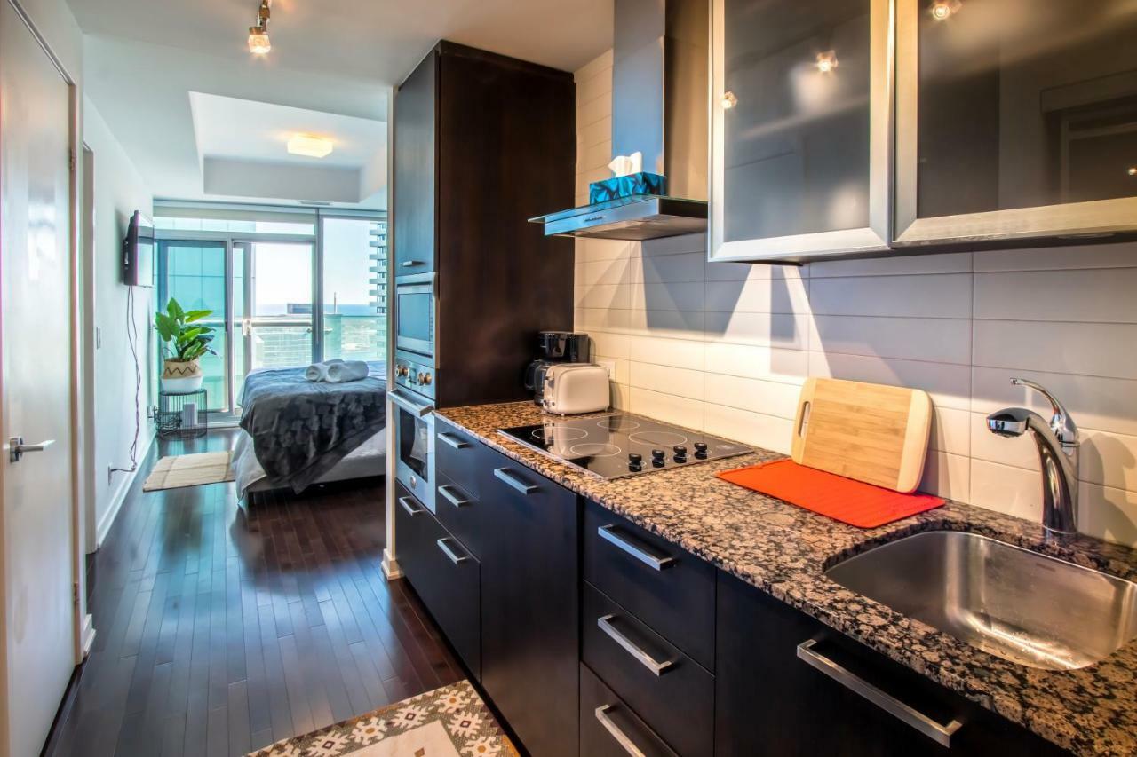 Micasa Suites - Modern Executive Condo โตรอนโต ภายนอก รูปภาพ
