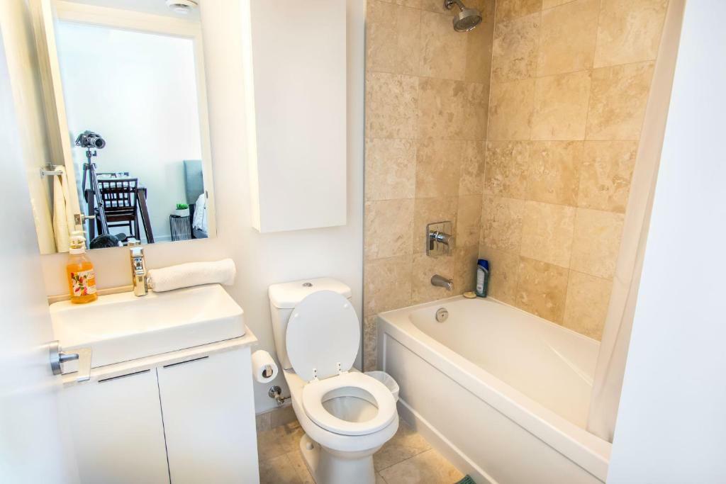 Micasa Suites - Modern Executive Condo โตรอนโต ภายนอก รูปภาพ