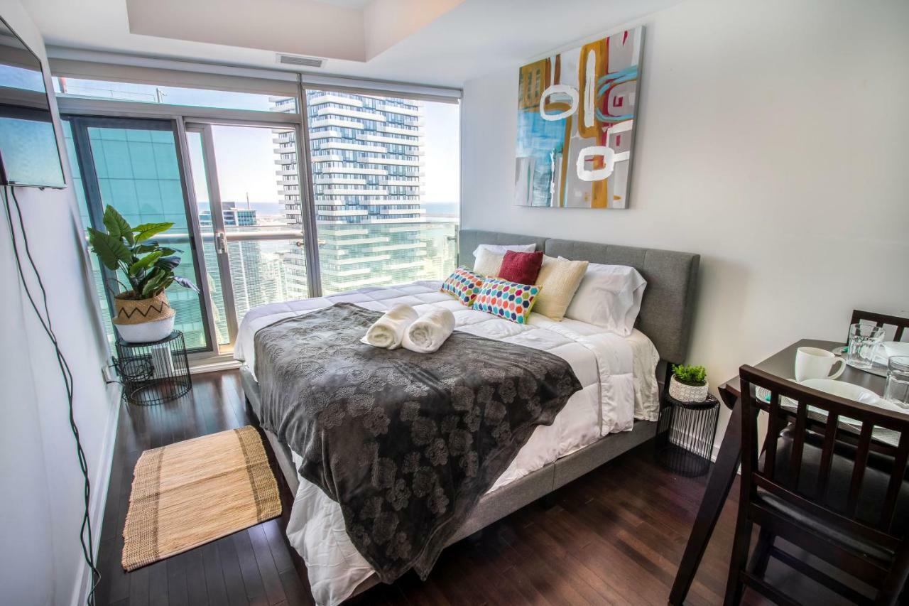 Micasa Suites - Modern Executive Condo โตรอนโต ภายนอก รูปภาพ